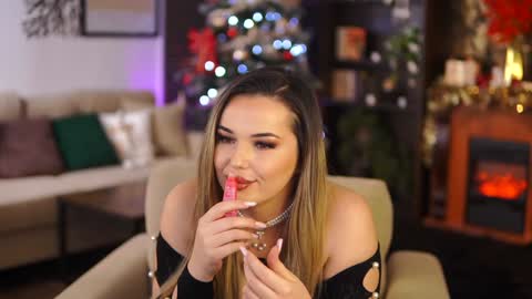 Snapshot of evasunderland chatting on 12-20-24, 11:58 Eva online show from 12-20-24, 11:58