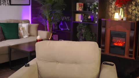 Snapshot of evasunderland chatting on 01-21-25, 02:22 Eva online show from 01-21-25, 02:22