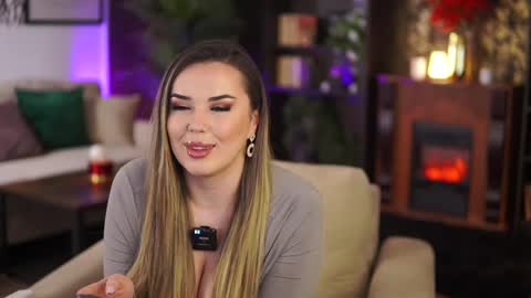 Snapshot of evasunderland chatting on 02-27-25, 09:14 Eva online show from 02-27-25, 09:14