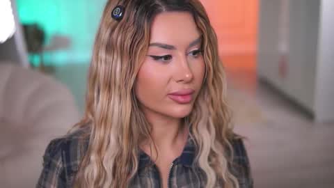 Eva online show from 12-15-25, 08:46