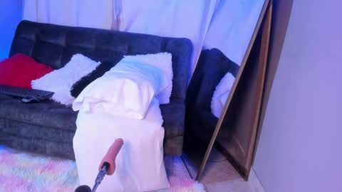 Eva Queen online show from 11-25-25, 11:21