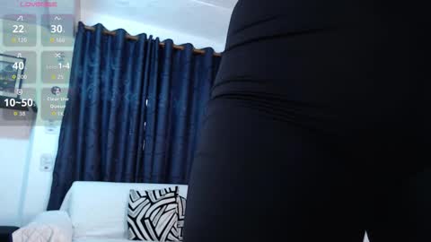 Evee online show from 11-25-25, 03:34