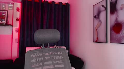 Evee online show from 12-20-25, 11:23