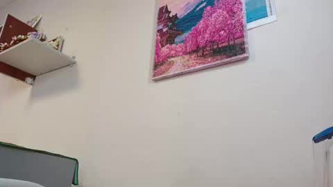 Snapshot of eveliaballiett chatting on 02-24-26, 09:07 Noor online show from 02-24-26, 09:07