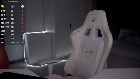 Evelina online show from 02-16-26, 06:04