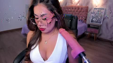 Eveline  online show from 04-14-26, 07:09