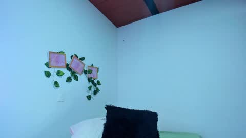 Evelin Miller online show from 09-09-25, 02:05