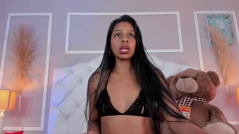 Snapshot of evelyn__ebony chatting on 12-10-24, 09:33 evelyn ebony online show from 12-10-24, 09:33