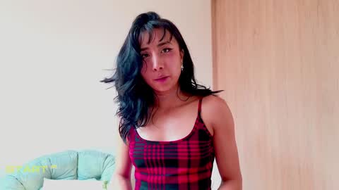 Snapshot of evelyn_chelle chatting on 01-17-25, 07:27 Im Eve or Chelle Next Stream 191224 online show from 01-17-25, 07:27