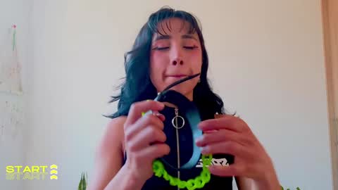 Snapshot of evelyn_chelle chatting on 01-18-25, 03:38 Im Eve or Chelle Next Stream 191224 online show from 01-18-25, 03:38