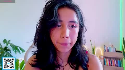 Snapshot of evelyn_chelle chatting on 09-10-25, 10:21 Im Eve or Chelle Next Stream 191224 online show from 09-10-25, 10:21