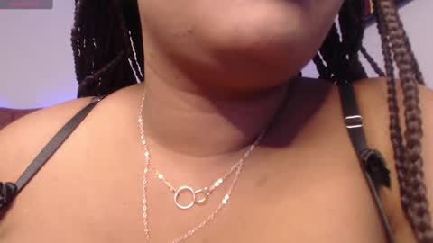 Snapshot of evelyn_sandoval chatting on 12-27-24, 03:09 Evelyn Sandoval online show from 12-27-24, 03:09