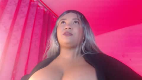 Snapshot of evelyn_sandoval chatting on 10-21-25, 01:50 Evelyn Sandoval online show from 10-21-25, 01:50