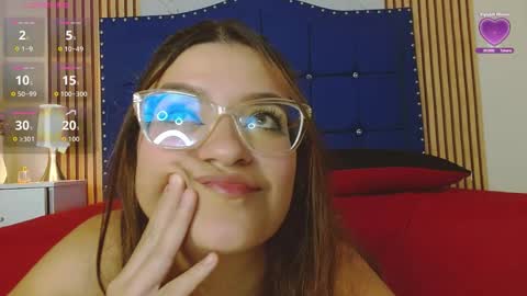 Snapshot of evelynfire2 chatting on 11-19-25, 06:41 evelynfire2 online show from 11-19-25, 06:41