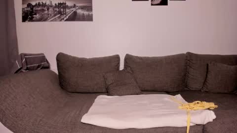 Evelyne online show from 03-09-25, 02:50