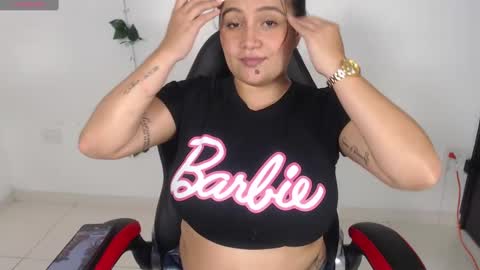 Snapshot of evemilk chatting on 12-11-24, 11:43 evelin 3 online show from 12-11-24, 11:43