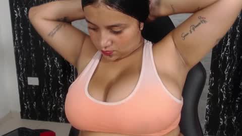 Snapshot of evemilk chatting on 03-09-25, 09:36 evelin 3 online show from 03-09-25, 09:36