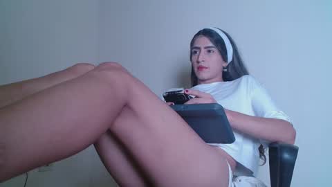 everly_monroe online show from 11-10-25, 06:12