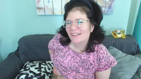 Everly online show from 01-12-25, 02:19