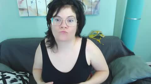 Everly online show from 02-17-25, 07:21