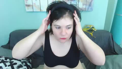 Everly online show from 02-18-25, 01:33