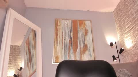 Snapshot of everyh chatting on 01-16-25, 10:44 Sophia online show from 01-16-25, 10:44