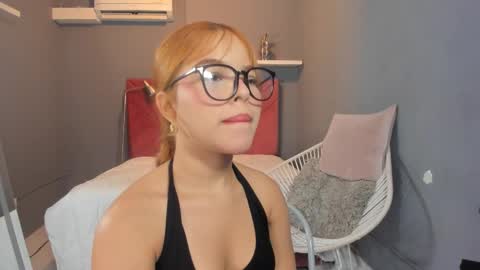 Snapshot of everyh chatting on 10-09-25, 08:07 Sophia online show from 10-09-25, 08:07