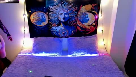 Snapshot of evie99_ chatting on 09-17-25, 05:25 Evie99  online show from 09-17-25, 05:25