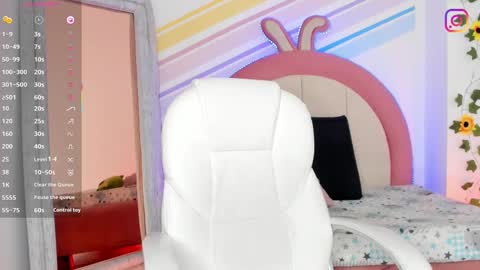 My name is Evie  nice to meet you  really get to know me better private is open  online show from 02-12-25, 06:30