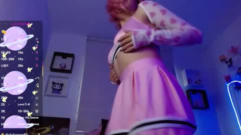 Evie Cloud online show from 09-30-25, 05:07