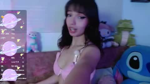 Evie Cloud online show from 11-08-25, 12:22