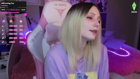 Snapshot of evie_rosen chatting on 12-05-24, 09:17 Evie online show from 12-05-24, 09:17