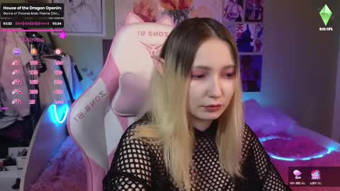 Snapshot of evie_rosen chatting on 12-19-24, 08:02 Evie online show from 12-19-24, 08:02