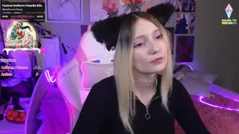 Snapshot of evie_rosen chatting on 12-20-24, 11:26 Evie online show from 12-20-24, 11:26