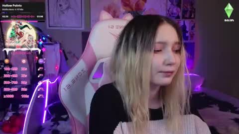 Snapshot of evie_rosen chatting on 12-22-24, 08:47 Evie online show from 12-22-24, 08:47