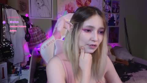 Snapshot of evie_rosen chatting on 01-11-25, 02:41 Evie online show from 01-11-25, 02:41