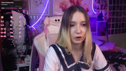 Snapshot of evie_rosen chatting on 03-12-25, 12:10 Evie online show from 03-12-25, 12:10