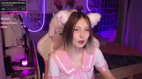 Snapshot of evie_rosen chatting on 09-19-25, 12:34 Evie online show from 09-19-25, 12:34