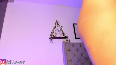Snapshot of evieh1_ chatting on 02-21-25, 03:01 Ivi Alejandra online show from 02-21-25, 03:01