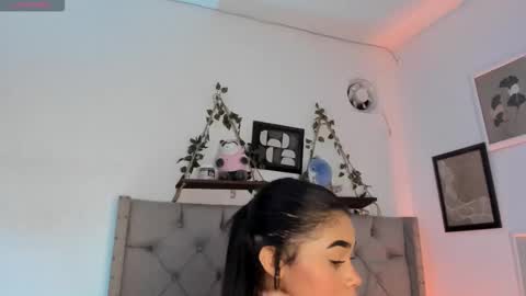 Snapshot of evieh1_ chatting on 10-22-25, 10:42 Ivi Alejandra online show from 10-22-25, 10:42