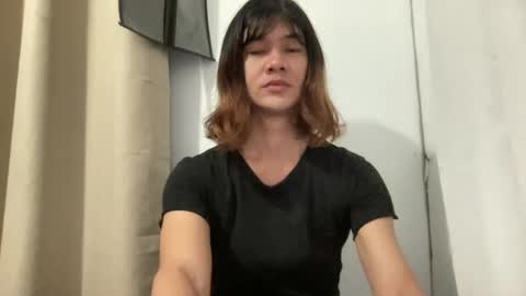 Snapshot of evielyn23 chatting on 02-25-26, 09:02 evielyn23 online show from 02-25-26, 09:02