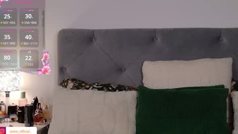 Evie online show from 10-04-25, 01:36