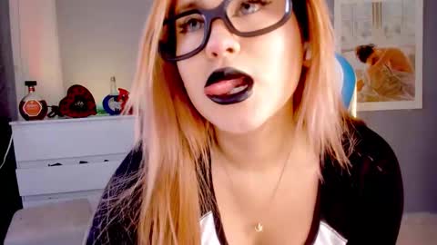 Snapshot of evva_foxxy chatting on 09-22-25, 03:58 evva_foxxy online show from 09-22-25, 03:58