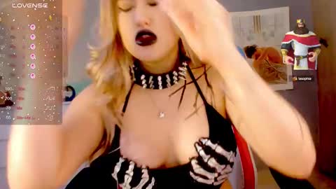 Snapshot of evva_foxxy chatting on 09-29-25, 03:39 evva_foxxy online show from 09-29-25, 03:39