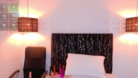 Snapshot of evvaa_moon chatting on 04-18-26, 12:31 evvaa_moon online show from 04-18-26, 12:31