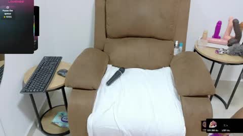 Snapshot of evvaa_moon chatting on 06-03-26, 12:19 evvaa_moon online show from 06-03-26, 12:19