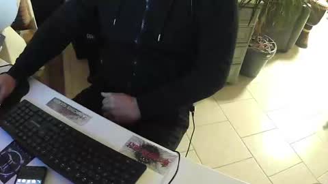 Gio online show from 01-26-25, 05:34