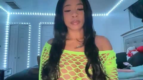 Snapshot of exotic_mariah chatting on 01-26-25, 07:42 Mariah online show from 01-26-25, 07:42