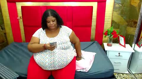 Snapshot of exoticbigmandx chatting on 01-28-25, 08:26 Mandy online show from 01-28-25, 08:26