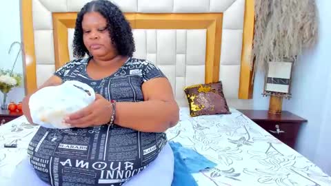 Snapshot of exoticbigmandx chatting on 01-29-25, 08:25 Mandy online show from 01-29-25, 08:25